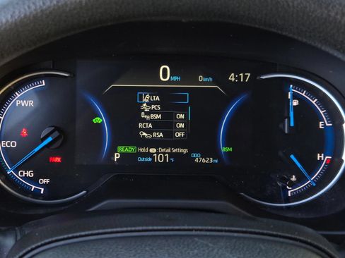Used 2025 Toyota RAV4 XLE AWD/4WD image 21