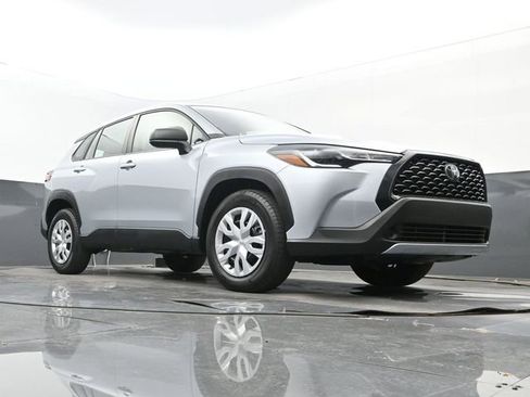 Used 2023 Toyota Corolla Cross L image 23