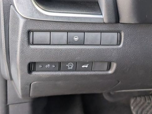 Used 2024 Nissan Rogue SV AWD/4WD image 13