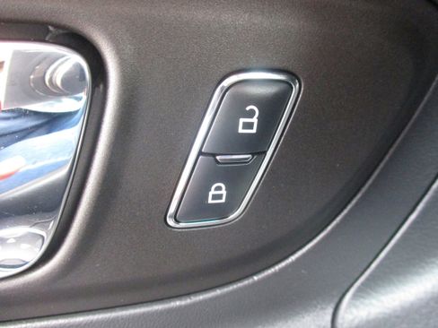 Used 2016 Ford Taurus SEL w/ Equipment Group 201A FWD image 28