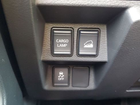 Used 2025 Nissan Frontier SL image 27