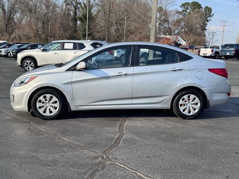Used 2015 Hyundai Accent GLS image 3