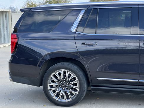 Used 2024 GMC Yukon Denali Ultimate image 11