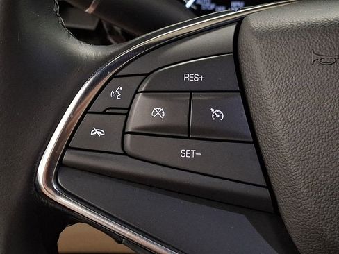Used 2018 Cadillac XT5 AWD image 17