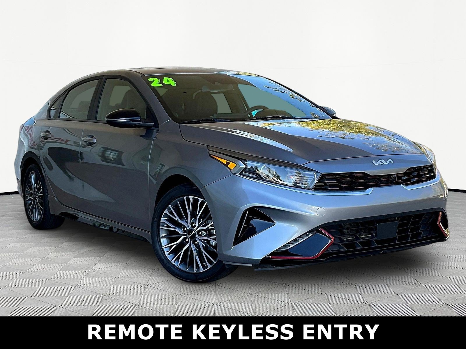Used 2024 Kia Forte GT-Line w/ GT-Line Premium Package FWD image 3