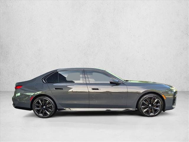 Used 2023 BMW 760i xDrive w/ Parking Assistance Package AWD/4WD image 4
