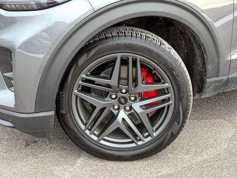 Certified 2025 Ford Explorer ST-Line w/ Premium Package image 10