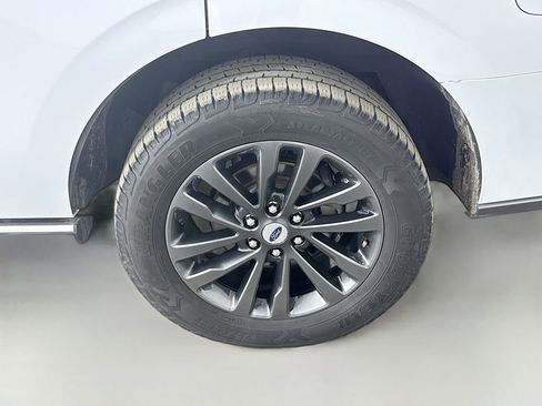 Used 2021 Ford Expedition Limited image 45