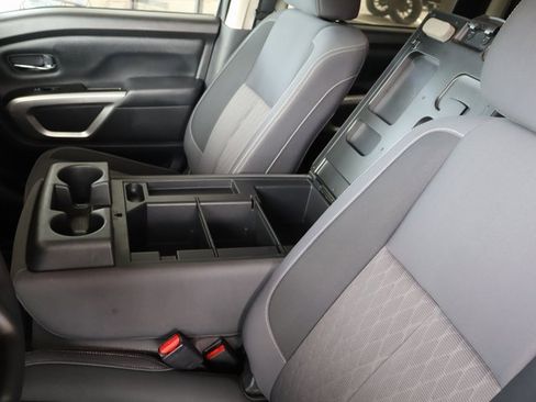 Used 2023 Nissan Titan SV image 32