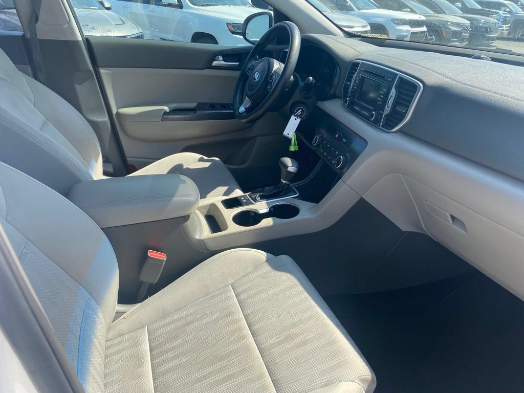 Used 2019 Kia Sportage LX FWD image 12