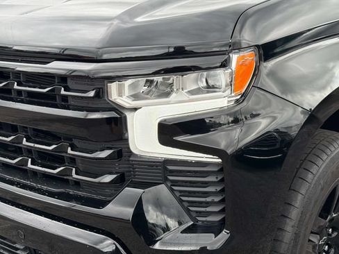 Used 2025 Chevrolet Silverado 1500 RST w/ Convenience Package II AWD/4WD image 9