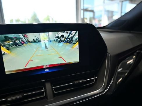 Used 2025 Chevrolet Trax RS FWD image 16