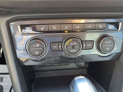 Used 2020 Volkswagen Tiguan SE R-Line image 23