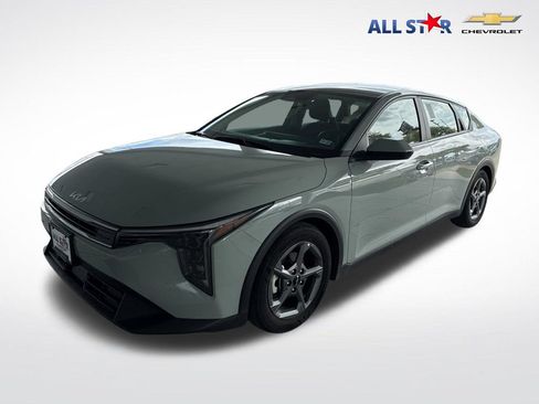 Used 2025 Kia K4 FWD image 1