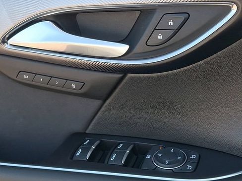 Used 2025 Buick Envision Sport Touring AWD/4WD image 18