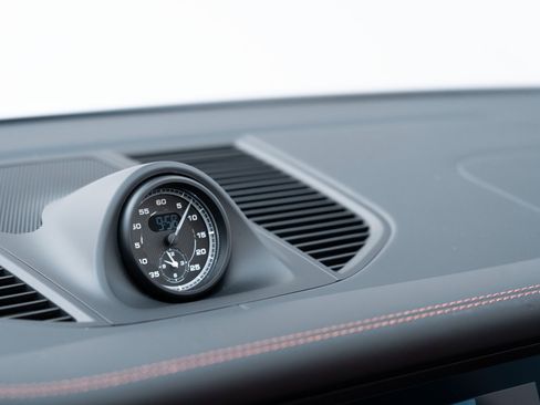 Certified 2025 Porsche Macan image 25