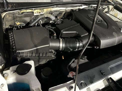 Used 2017 Toyota Tacoma SR5 image 43