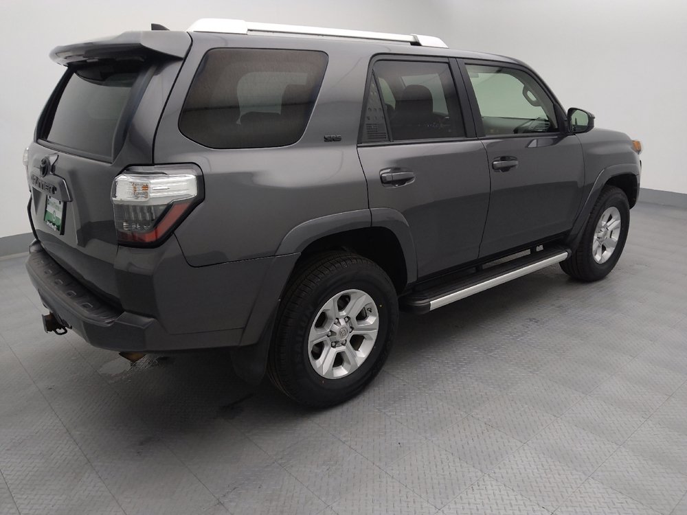 Used 2017 Toyota 4Runner SR5 AWD/4WD image 10