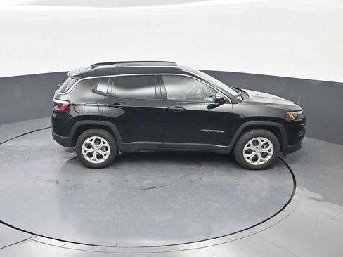 Used 2024 Jeep Compass Latitude AWD/4WD image 34