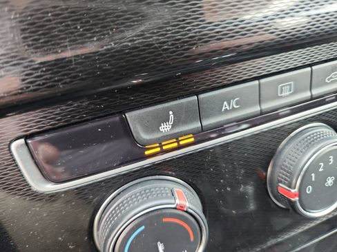 Used 2017 Volkswagen GTI Autobahn image 31