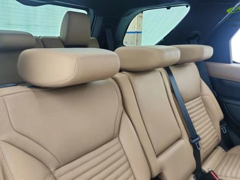 Used 2023 Land Rover Discovery HSE R-Dynamic AWD/4WD image 26
