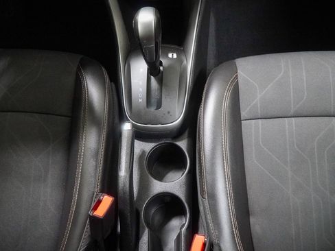 Used 2018 Chevrolet Trax LT w/ LT Convenience Package image 29