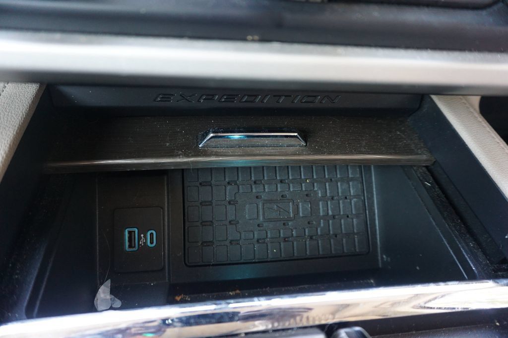 Used 2023 Ford Expedition Max Limited RWD image 13
