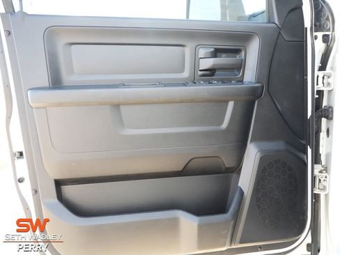 Used 2024 RAM 3500 Tradesman w/ Chrome Appearance Group image 17