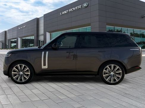 Used 2025 Land Rover Range Rover Autobiography AWD/4WD image 2