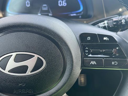 Used 2025 Hyundai Elantra Sport FWD image 29