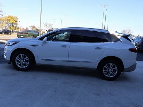 Used 2021 Buick Enclave Essence image 5