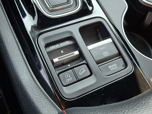Used 2025 Honda Pilot Black Edition image 33