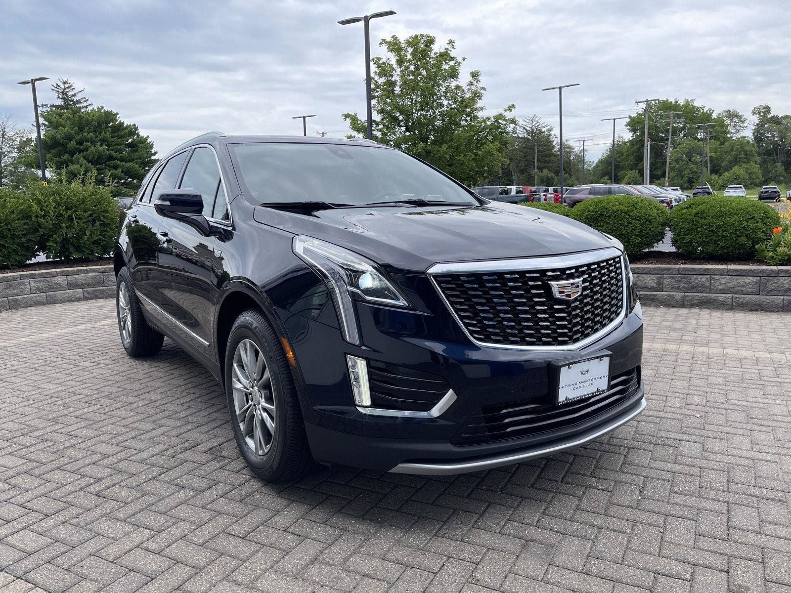 Used 2021 Cadillac XT5 Premium Luxury w/ LPO, Floor Liner Package AWD/4WD image 7