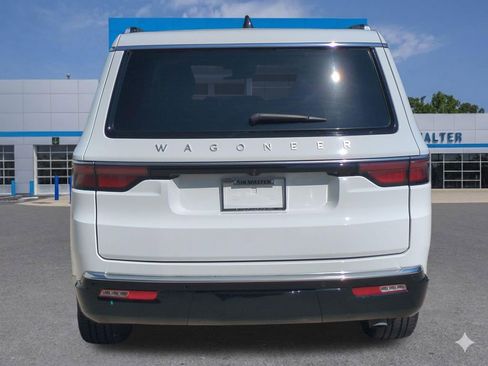Used 2024 Jeep Wagoneer 2WD w/ Premium Group I image 5