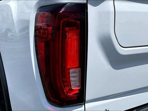 Used 2021 GMC Sierra 2500 AT4 w/ AT4 Premium Plus Package AWD/4WD image 23