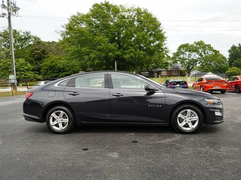 Used 2023 Chevrolet Malibu LT FWD image 2