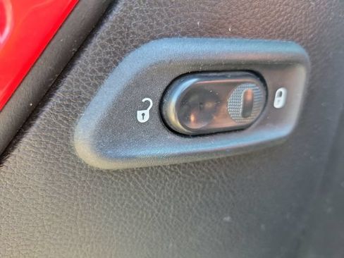 Used 2012 Jeep Wrangler Unlimited Sport AWD/4WD image 21