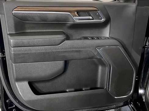 Used 2024 Chevrolet Silverado 1500 LT image 24