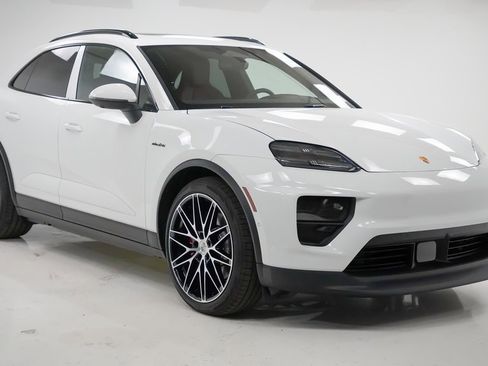 New 2025 Porsche Macan 4S Electric image 8
