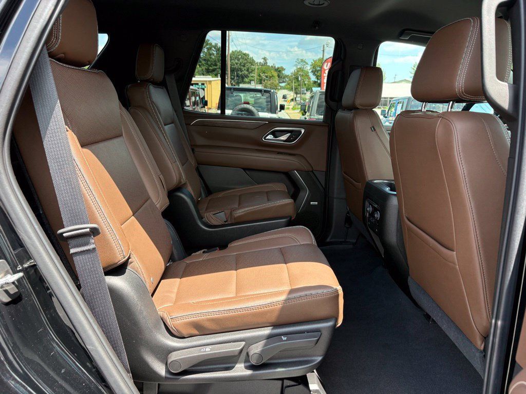 Used 2021 Chevrolet Tahoe High Country AWD/4WD image 18