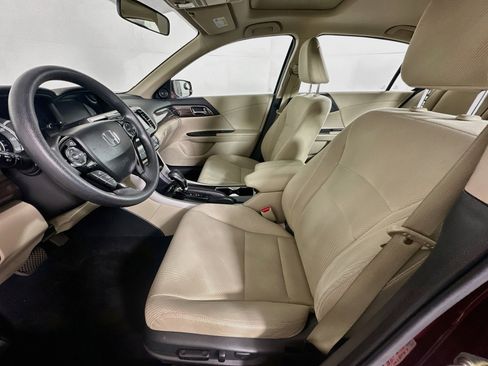 Used 2017 Honda Accord EX image 13
