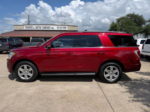 Used 2018 Ford Expedition XLT w/ Equipment Group 202A RWD image 4
