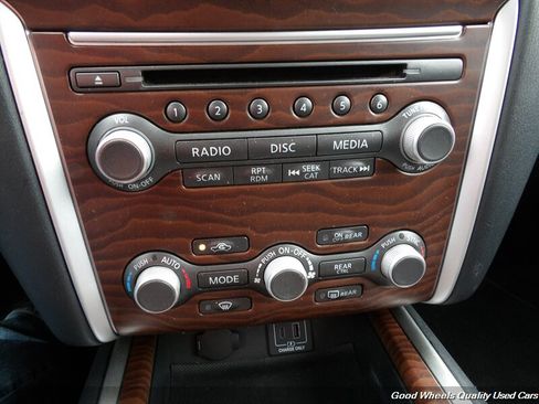 Used 2019 Nissan Pathfinder Platinum AWD/4WD image 25