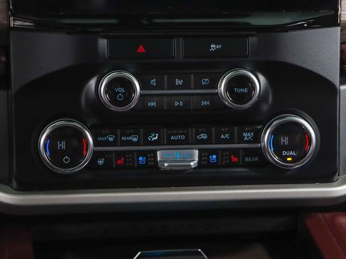 Used 2023 Ford Expedition Limited image 21