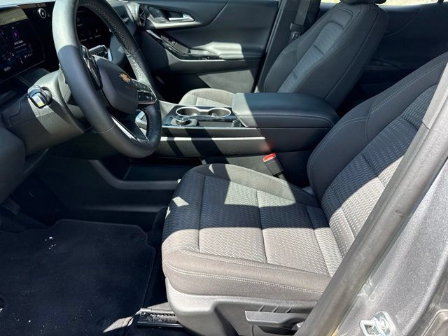 Used 2026 Chevrolet Equinox LT FWD image 10