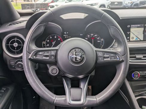 Used 2022 Alfa Romeo Stelvio Ti image 12