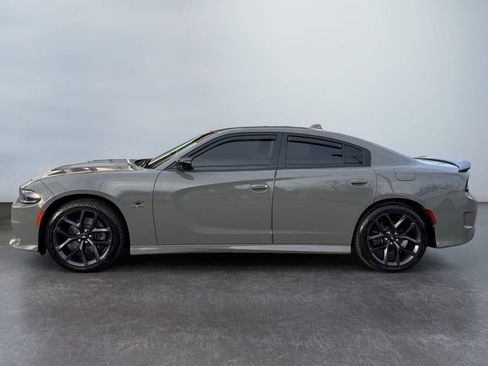 Used 2019 Dodge Charger R/T w/ Blacktop Package image 8