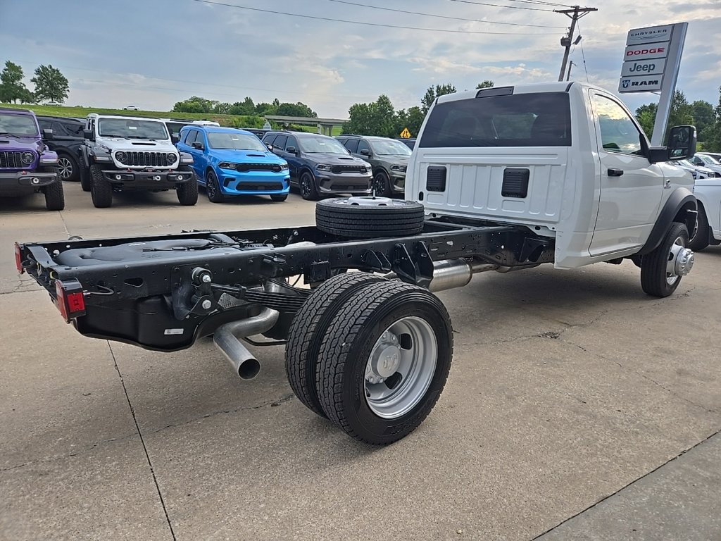 New 2026 RAM 5500 Tradesman w/ Chrome Appearance Group AWD/4WD image 14