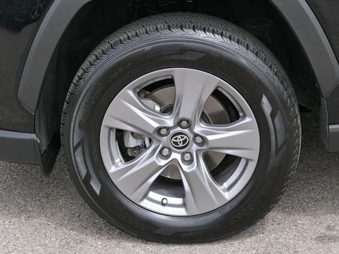Used 2024 Toyota RAV4 XLE FWD image 8