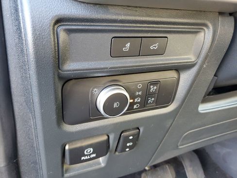 Used 2022 Ford Expedition XLT image 24